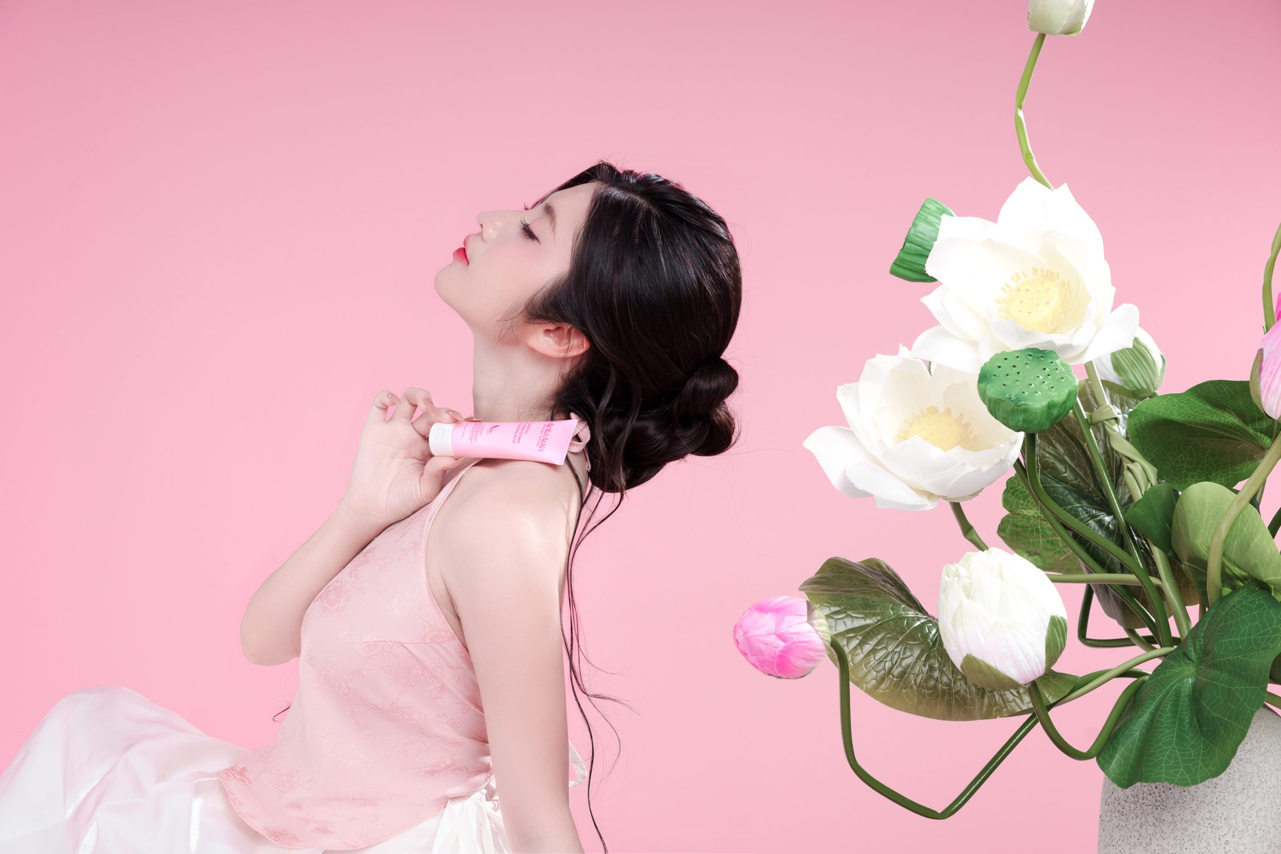 Nên Uống Viên Trắng Da Hay Collagen Thì Tốt Hơn?