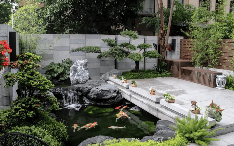 trang tri san vuon voi ho ca koi